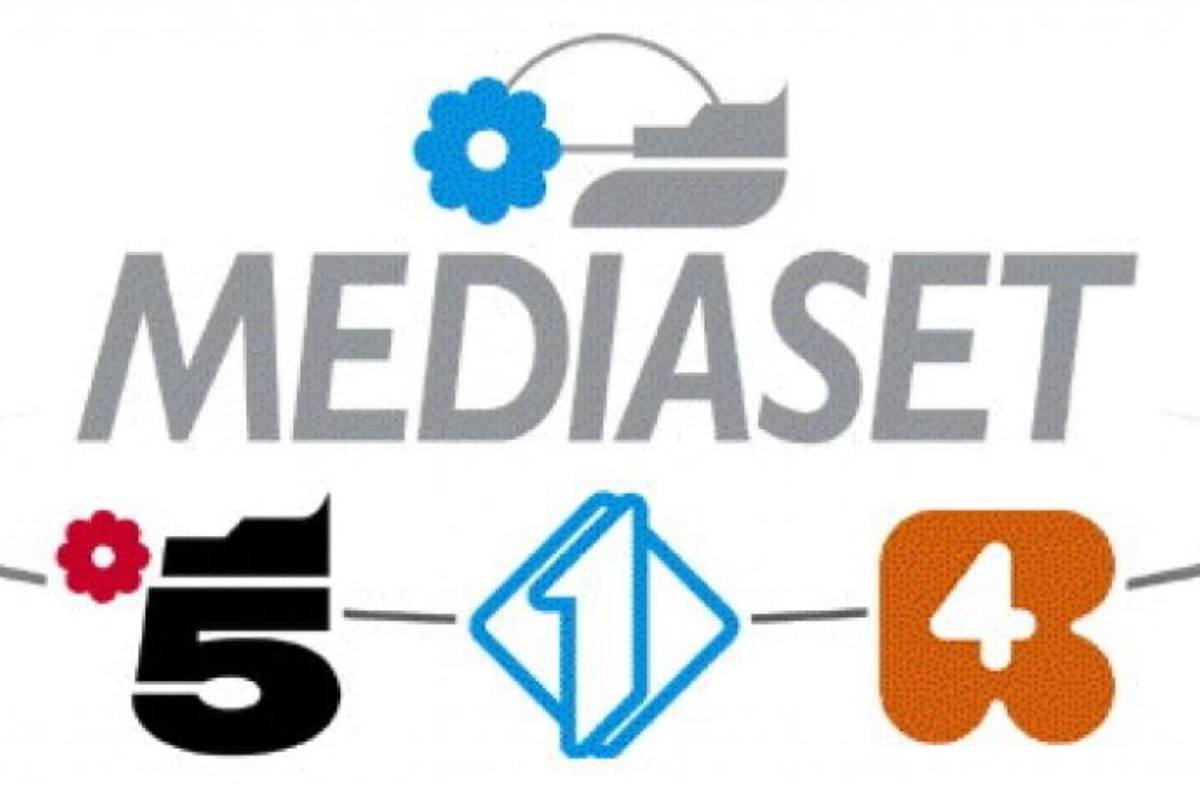 Canale5, Rete4 e Italia1: satellite addio, Adiconsum critica l’inerzia Agcom